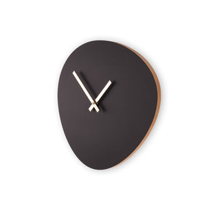 WCP003_KLOQ_Pebble_satin_black-shiny-gold_side_high