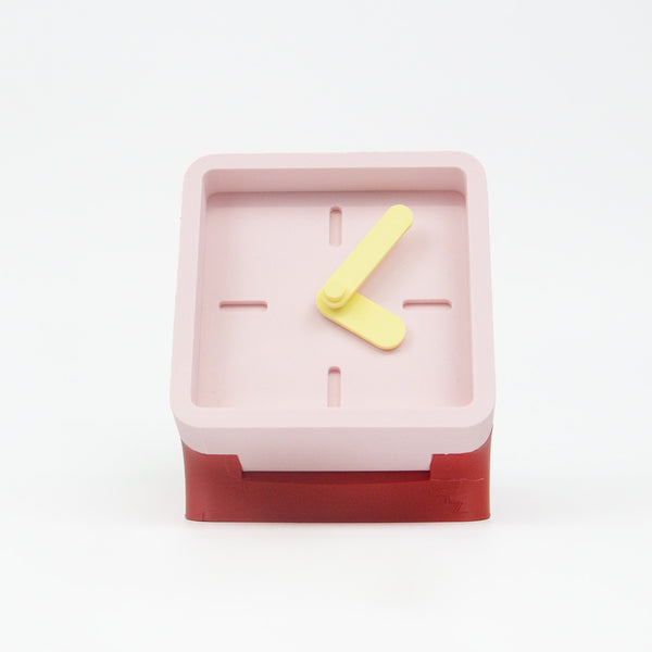 KLOQ-bureauklok-3d-print-rood_roze