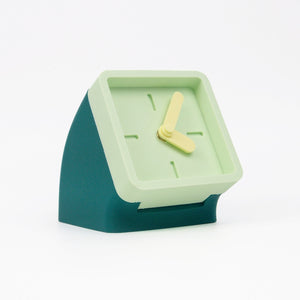 KLOQ-bureauklok-3d-print-petrol_mint-side