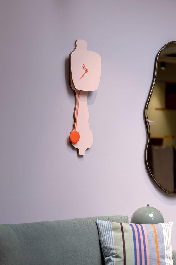 KLOQ dutch design klok met slinger perzik pastel